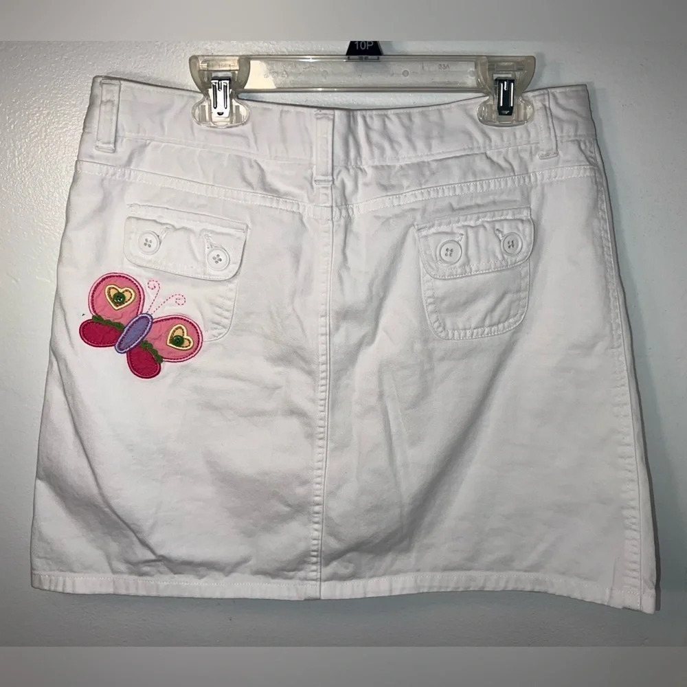 Land’s End, 10+ juniors white skort with butterfly embroidered back‎ pocket